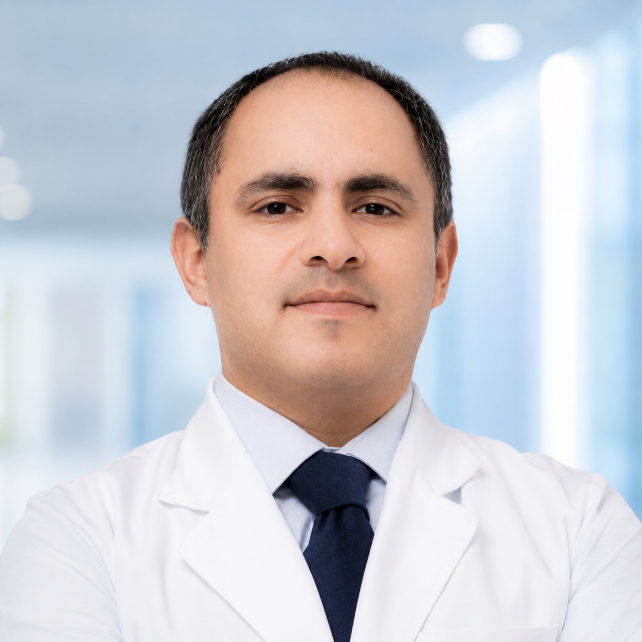 Dr. Armando Castillejos, especialista en glaucoma en Active Vision Center