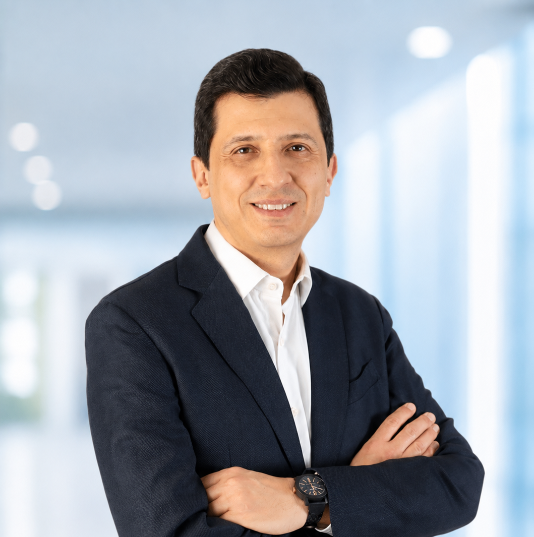 Dr. Isaac Betesh, retinólogo en Active Vision Center